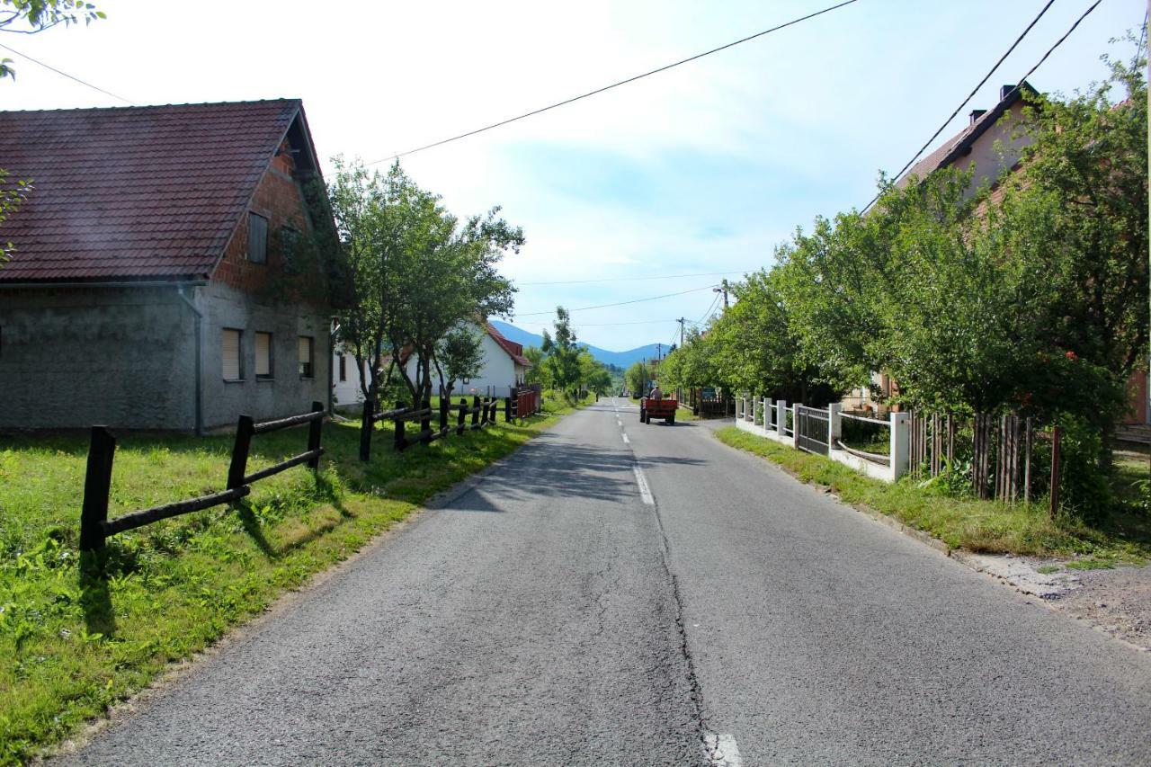 Conjar Villa Saborsko Exteriör bild